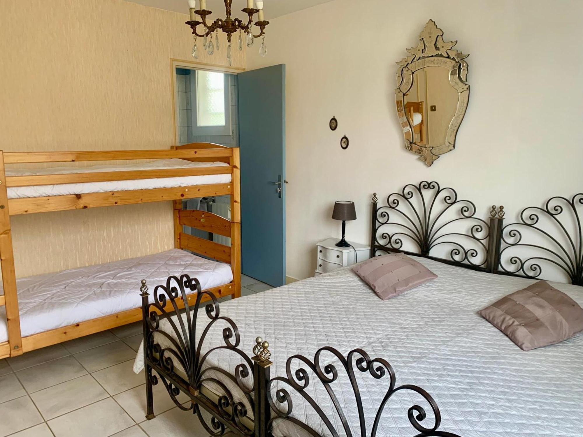 Maison Familiale Avec Jardin Proche Rouen Centre Holiday home Sotteville-les-Rouen